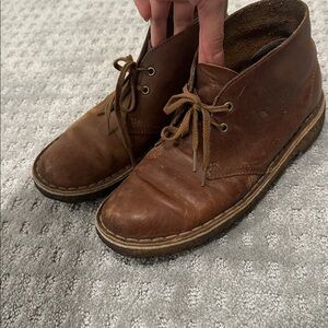 CLARKS DESERT BOOTS